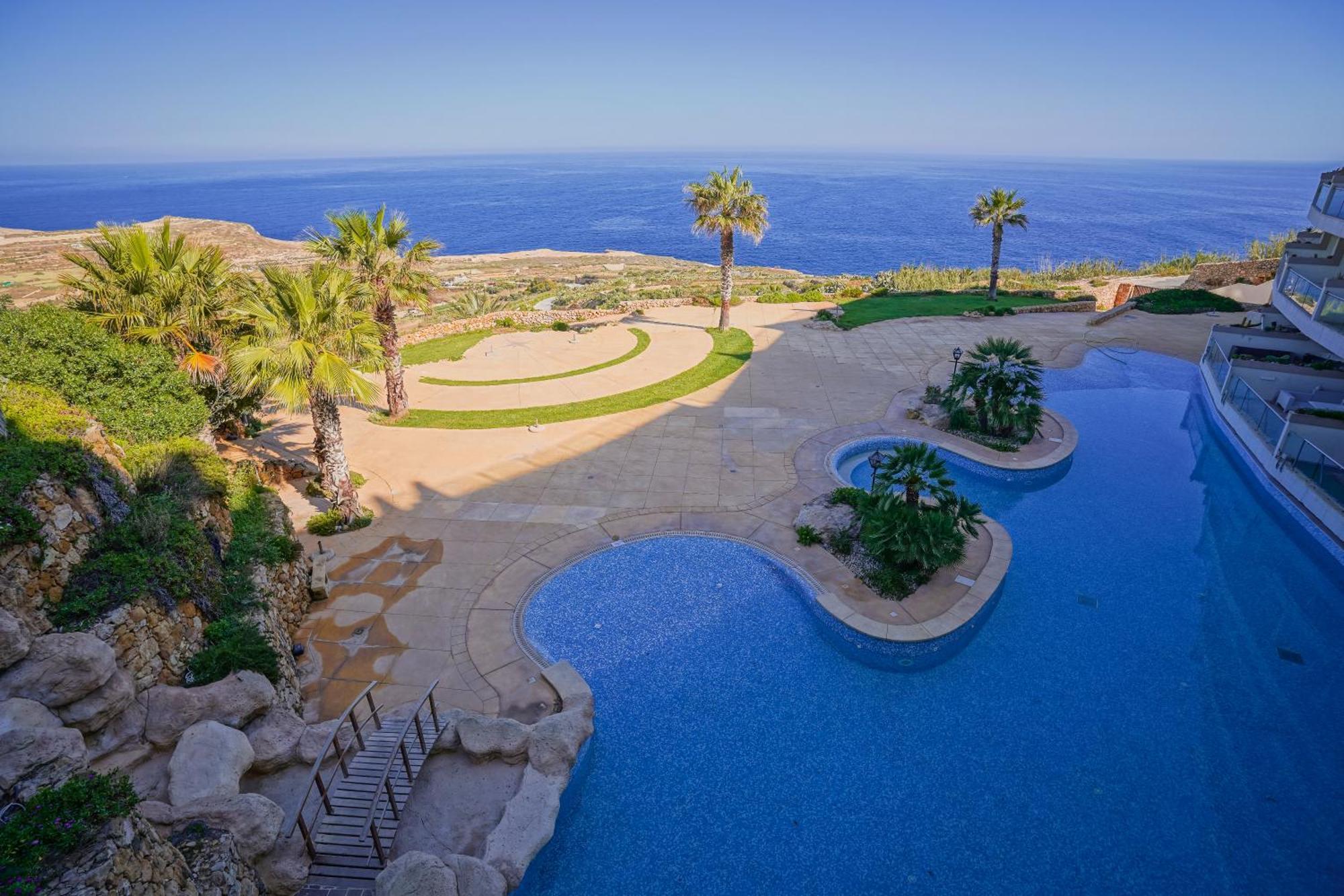 公寓 Luxury Living With Massive Pool - Views And Beautiful Gardens